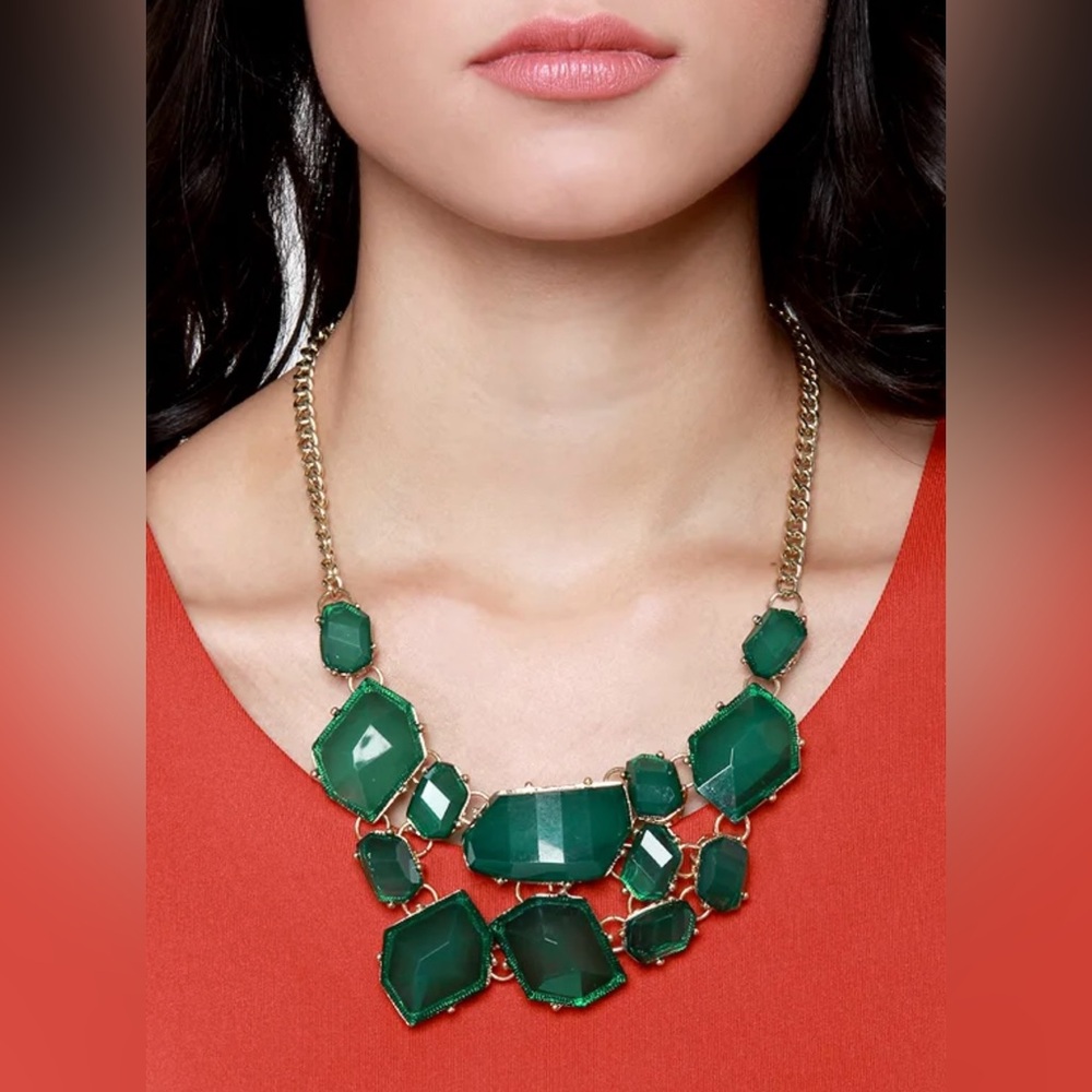Elegant Green Statement Bib Necklace